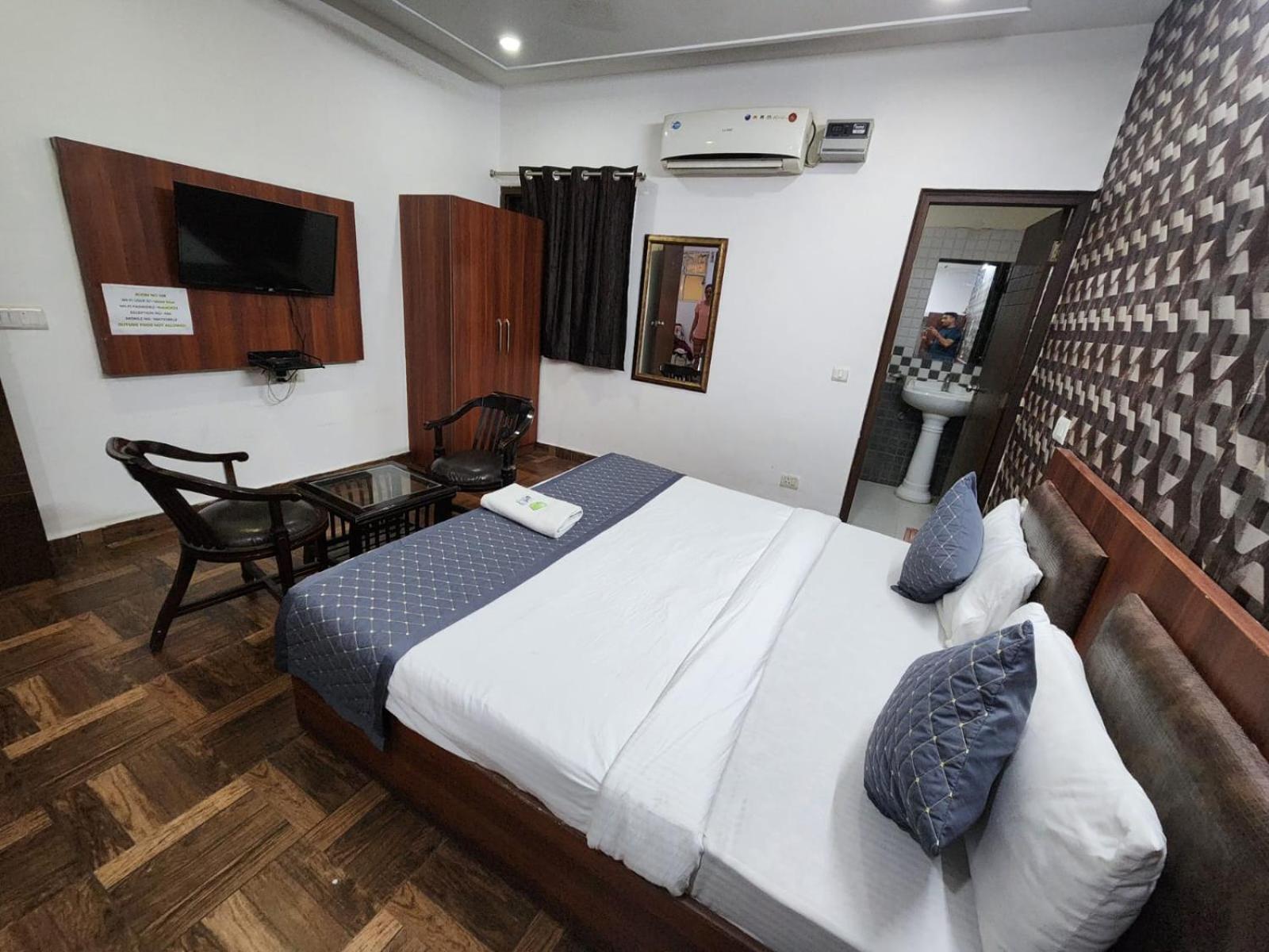 Hotel Aerotech Near Delhi Airport New Delhi Eksteriør billede