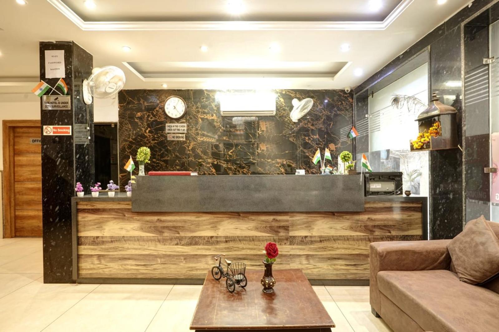 Hotel Aerotech Near Delhi Airport New Delhi Eksteriør billede